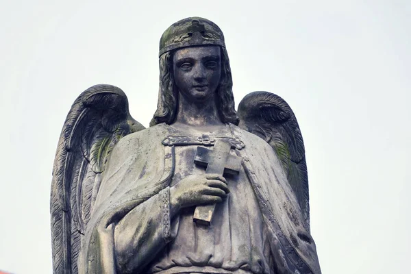 Ángel Pensante Con Estatua Cruz Cementerio Malostransky Praga República Checa — Foto de Stock