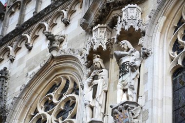 Heykel üzerinde Brugge Belediye Binası, Burg Meydanı Bruges, Belçika