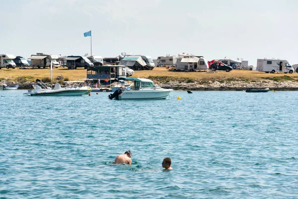 Premantura Croatia July Tourists Caravans Boats Kamenjak Peninsula Adriatic Sea — Stock Photo, Image