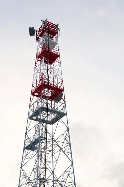 Transmetteurs Antennes Sur Tour Télécommunication Rouge Blanche Coucher Soleil Dans — Photo