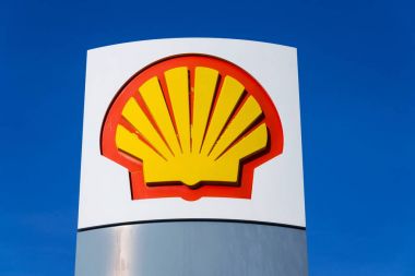 Tabor, Çek Cumhuriyeti - 6 Şubat 2018: Hollanda Kraliyet Shell uluslararası petrol ve Gaz şirketi logosuna yakıt istasyonu 6 Şubat 2018 Tabor, Çek Cumhuriyeti.