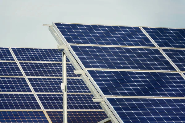Niebieski Panele Słoneczne Fotowoltaika Power Station Przyszłych Innowacji Koncepcja Energii — Zdjęcie stockowe