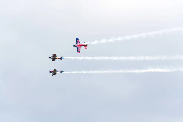 Plasy Tsjechië April Flying Bulls Aerobatics Team Aerobatic Vliegtuigen April — Stockfoto