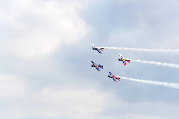 Plasy Tsjechië April Flying Bulls Aerobatics Team Aerobatic Vliegtuigen April — Stockfoto