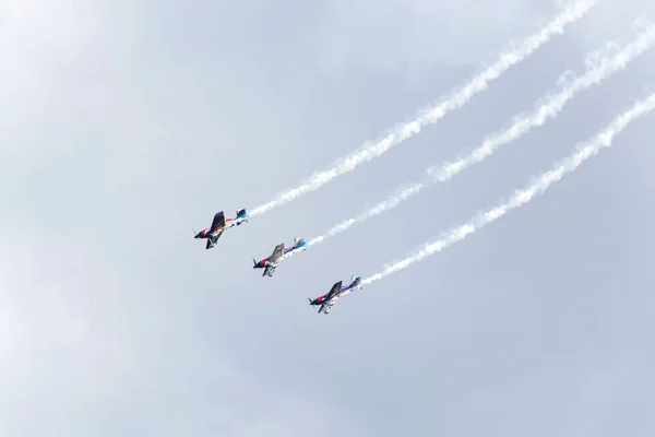 Plasy Tsjechië April Flying Bulls Aerobatics Team Aerobatic Vliegtuigen April — Stockfoto