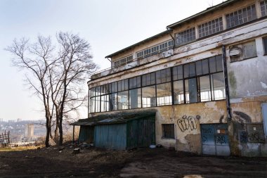 Prag, Çek Max Urban tarafından 1927 Cliff House San Francisco yakınındaki esinlenerek tasarlanmış Cumhuriyeti, karmaşık Barrandov teraslar funkcionalism binaların terk edilmiş kalıntıları
