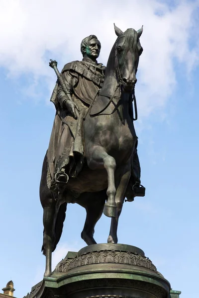 Estátua Cavaleiro Rei Johann Monumento João Saxônia Frente Casa Ópera — Fotografia de Stock