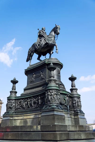 Estátua Cavaleiro Rei Johann Monumento João Saxônia Frente Casa Ópera — Fotografia de Stock