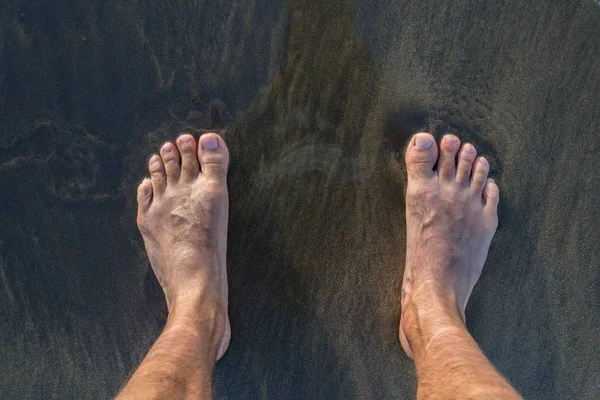 Pés Descalços Humanos Areia Molhada Costa Mar Vida Saudável Ativa — Fotografia de Stock