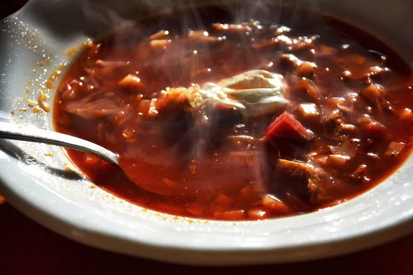 Plateful Sopa Borscht Quente Com Beterraba Carne Bovina Carne Porco — Fotografia de Stock