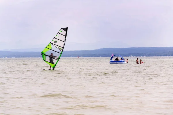 Inning Ammersee Germany July 2019 Man Windsurfing Lake Ammersee July — Stock Photo, Image