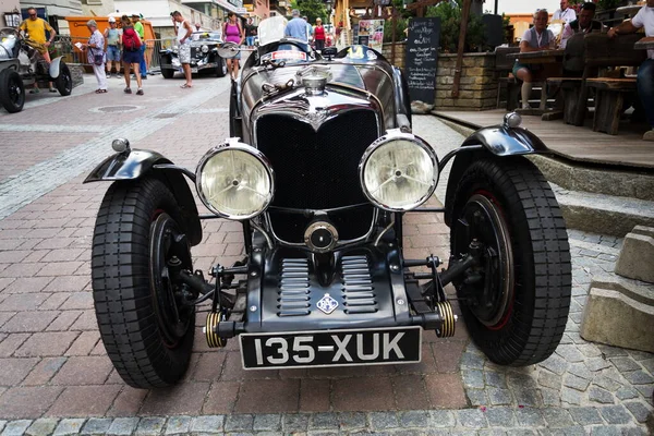 Saalbach Hinterglemm Áustria Junho 2018 Pessoas Olhando Para Carro Veterano — Fotografia de Stock