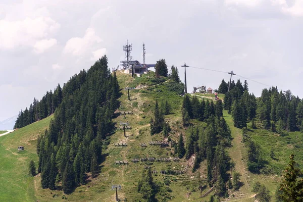 奥地利萨尔茨堡联邦州Sankt Johann Pongau区Sonntagskogel山顶的缆车Gondola 夏日阳光灿烂 — 图库照片