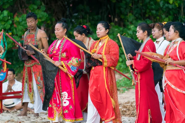 Koh Phuket, Tayland - 11 Mart 2018: Sanatçılar — Stok fotoğraf