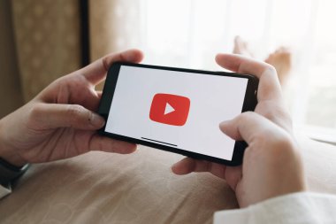 Muhasebeci ya da mali müfettişlerin raporlama, hesaplama ya da bakiyeyi kontrol etmelerine yakından bakın. Konut kredisi, yatırım, ekonomi, tasarruf parası veya sigorta kavramı