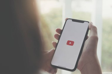Muhasebeci ya da mali müfettişlerin raporlama, hesaplama ya da bakiyeyi kontrol etmelerine yakından bakın. Konut kredisi, yatırım, ekonomi, tasarruf parası veya sigorta kavramı