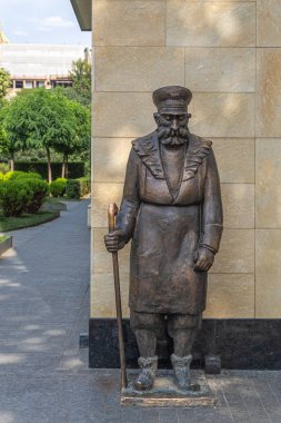 Monument to Tbilisi janitor kurd Rashid Adamov clipart