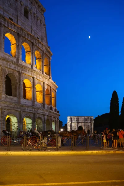 Colosseum, avond, maan — Stockfoto
