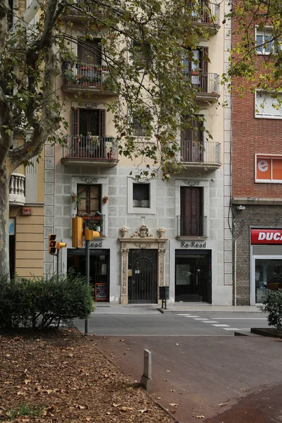 Boulevard in Barcelona — Stockfoto