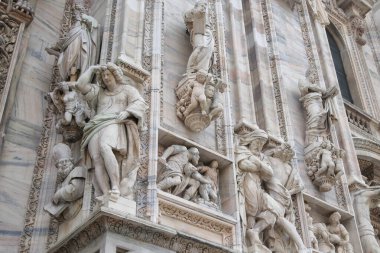 Milan Duomo 'nun heykeli.