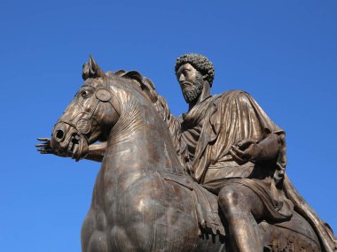 marcus aurelius atlı heykeli