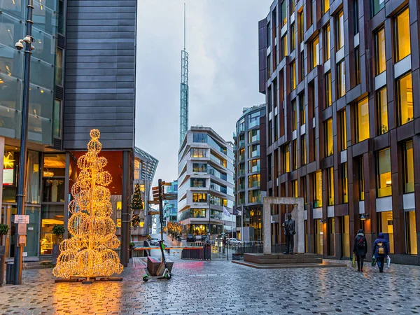 Aker Brygge 'ın merkezinde gelecekteki Noel ağacı