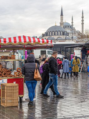 Eminonu İlçesinde Geleneksel Türk Büfesi