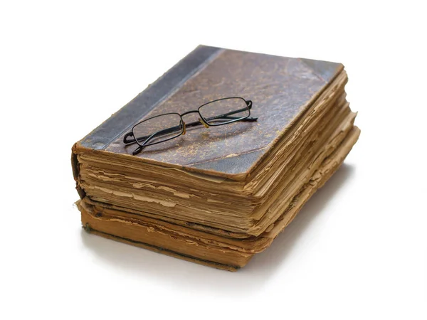 Dois livros antigos e óculos — Fotografia de Stock