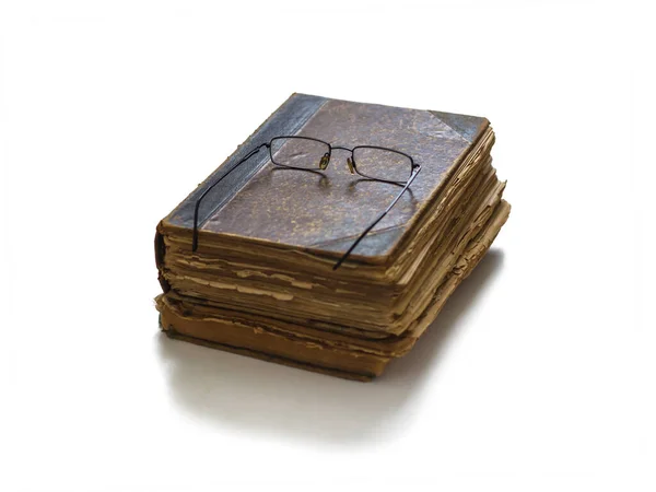 Dois livros antigos e óculos . — Fotografia de Stock