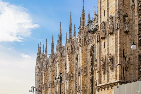 Milão Itália 2018 Bela Vista Das Antigas Torres Góticas Telhado — Fotografia de Stock