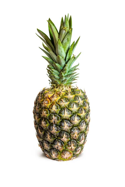 Beyaz arkaplanda izole edilmiş egzotik ananas