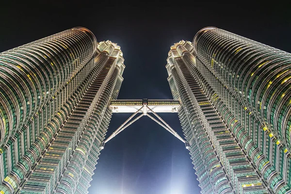 Kuala Lumpur Malaysia 2015 Petronas Torn Våningar Hög Skyskrapa Den — Stockfoto