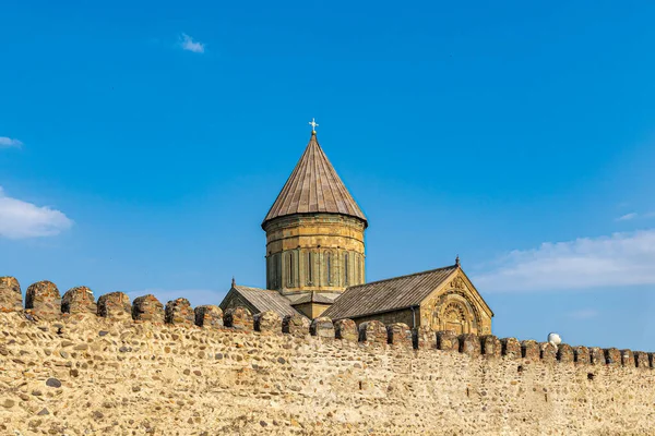Мцхета Грузия 2019 Башня Традиционным Грузинским Конусообразным Куполом Храма Светицховели — стоковое фото