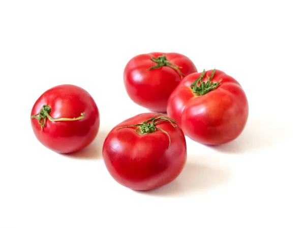 Quatro Tomates Vermelhos Maduros Uzbequistão Isolados Sobre Fundo Branco — Fotografia de Stock