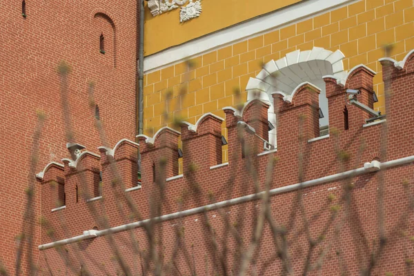 Moskwa Rosja 2018 Ściana Kremla Fragment Środkowej Wieży Arsenału Żółty — Zdjęcie stockowe