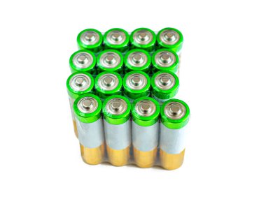 Parmak pilleri, plastik koruyucu ambalajda, beyaz arka planda izole edilmiş, üst görünümde.