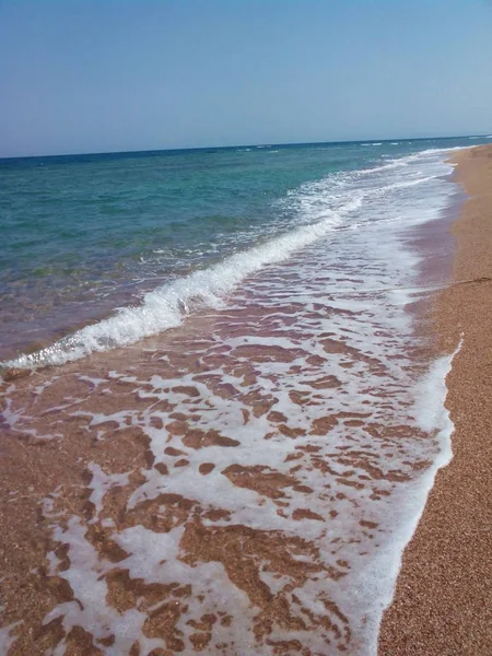 Vista Playa Con Mar Olas —  Fotos de Stock