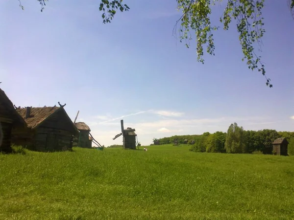 Hilly Oblast Parku Muzeum Ukrajinské Vesnice Století Domy Kostely Mlýny — Stock fotografie