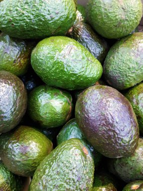 Meyve yakın plan, sağlıklı çiğ avokado.