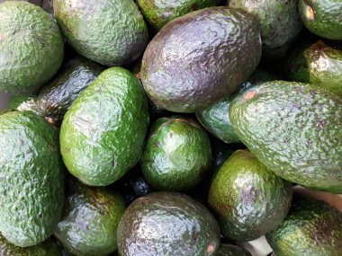  Meyve yakın plan, sağlıklı çiğ avokado.