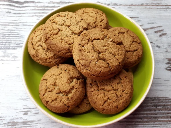 Närbild Mjölprodukter Dessert Söt Krispig Havregryn Runda Kakor Grön Tallrik — Stockfoto