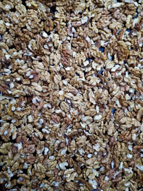 Yakın plan taze kabuklu ceviz.