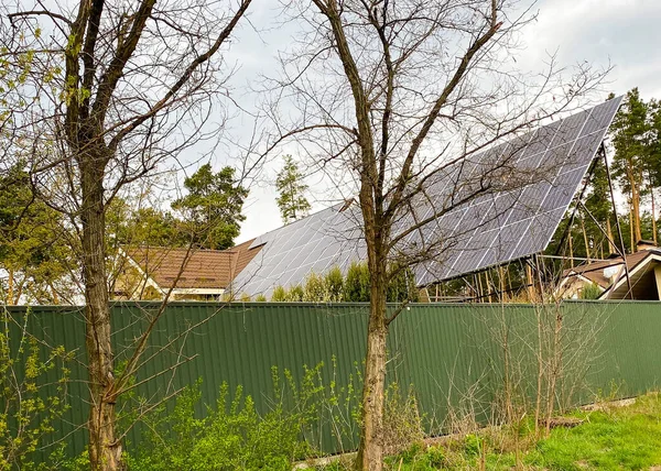 Painéis Solares Montados Telhado Uma Casa Grande — Fotografia de Stock
