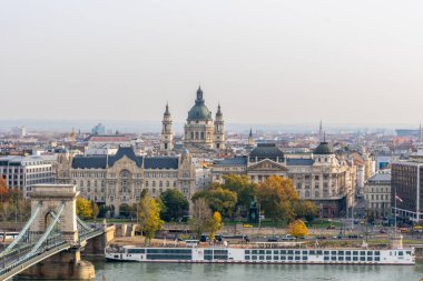 Budapeşte, Macaristan - 25 Ekim 2018: Şehir merkezindeki ünlü Aziz Istvan Bazilikası