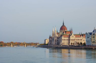 Budapeşte'de bina meclisin panoramik görünümü