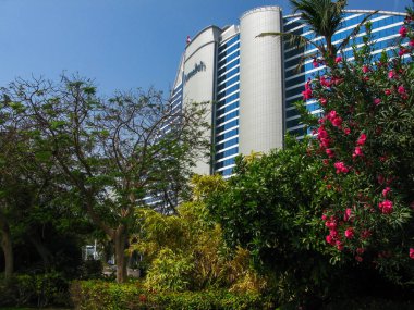 Otel Jumeirah ağaçlarla çevrili, Dubai, Uae