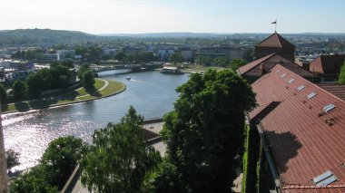 Wawel Kraliyet Kalesi, Wisla Nehri ve Krakow panoramik şehir manzarası