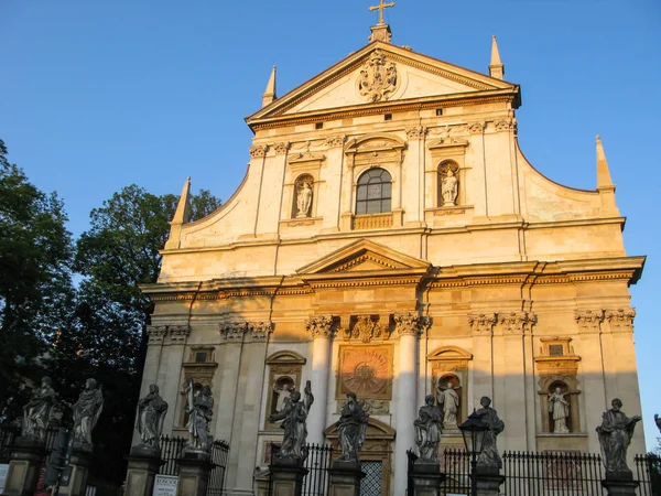 Pohled na kostel sv. Petra a sv. Pavla při západu slunce, Krakov — Stock fotografie