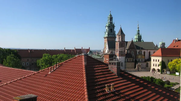 Vista do Castelo Real de Wawel a partir do topo da Torre Sandomierska, Cracóvia, Polónia — Fotografia de Stock