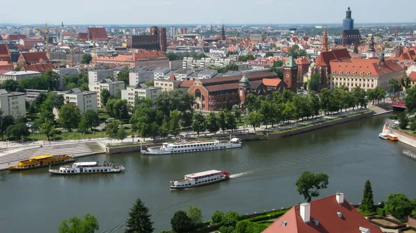 Tumski Adası, Wroclaw ve Odra Nehri 'nin panoramik manzarası 